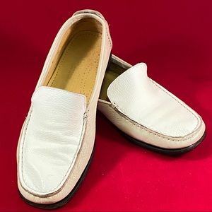 Cole Haan Resort Cream & White Loafer Italy size 7
